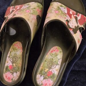 Icon Los Angles  Women's Slide Sandals